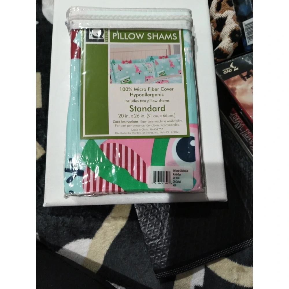 Living Quarters 2 Pillow Shams Cool Multi Standard NIP 20x26
